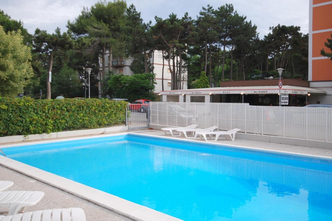Residenza Alisei Apartment Lignano Sabbiadoro Exterior foto